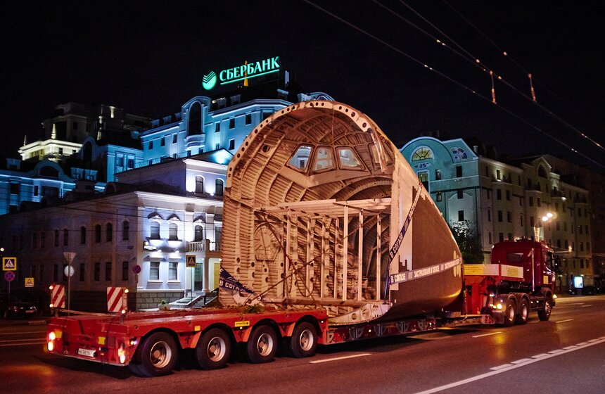 Первый советский шаттл "Буран" перевезли на ВДНХ 13 фото