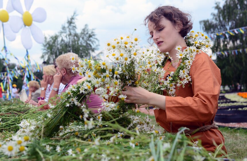 В музее "Царицыно" отпраздновали День семьи, любви и верности 15 фото