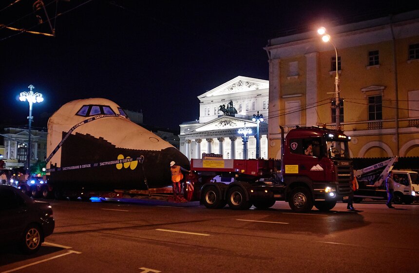 Первый советский шаттл "Буран" перевезли на ВДНХ 19 фото