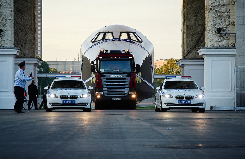 Первый советский шаттл "Буран" перевезли на ВДНХ 22 фото