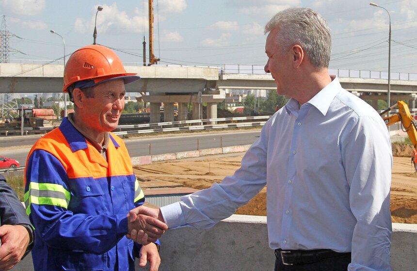 Мэр Москвы открыл движение по новой развязке на Озерной улице 16 фото