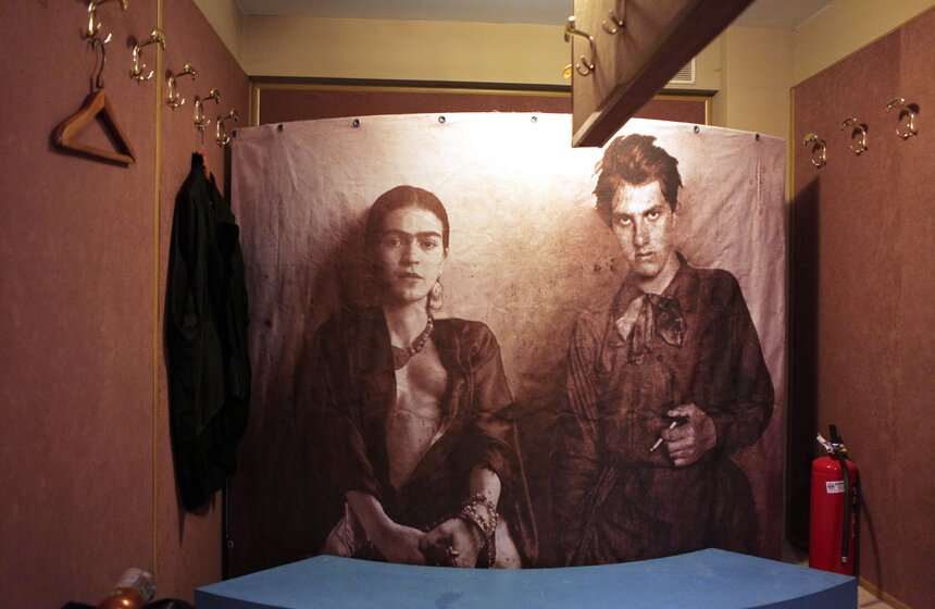 В Москве открылась выставка "Маяковский haute couture" 17 фото