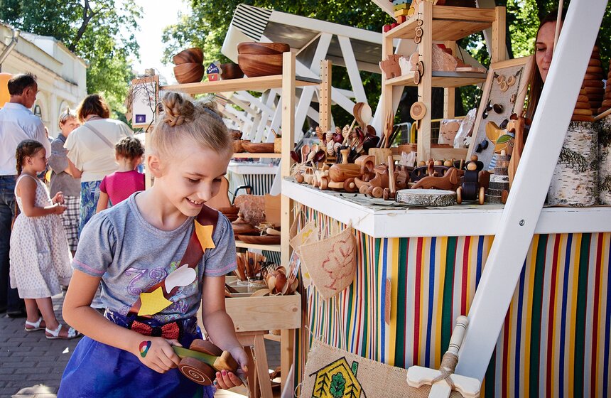 В саду "Эрмитаж" прошел семейный фестиваль "Рыжий" 24 фото