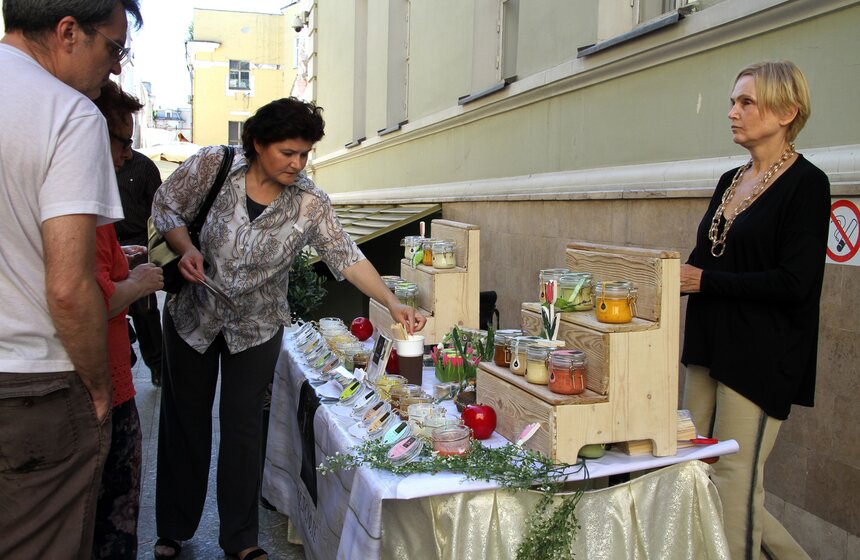 В столице открылась первая гастрономическая пешеходная зона 4 фото