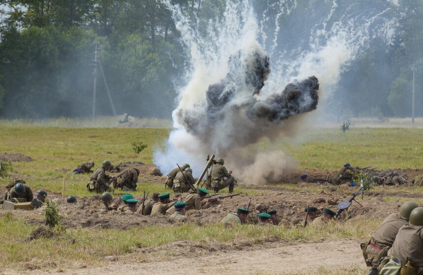 В Подмосковье прошел военный фестиваль "Поле боя" 14 фото