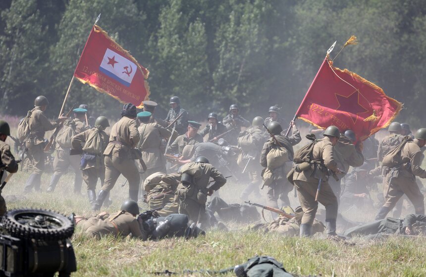 В Подмосковье прошел военный фестиваль "Поле боя" 9 фото