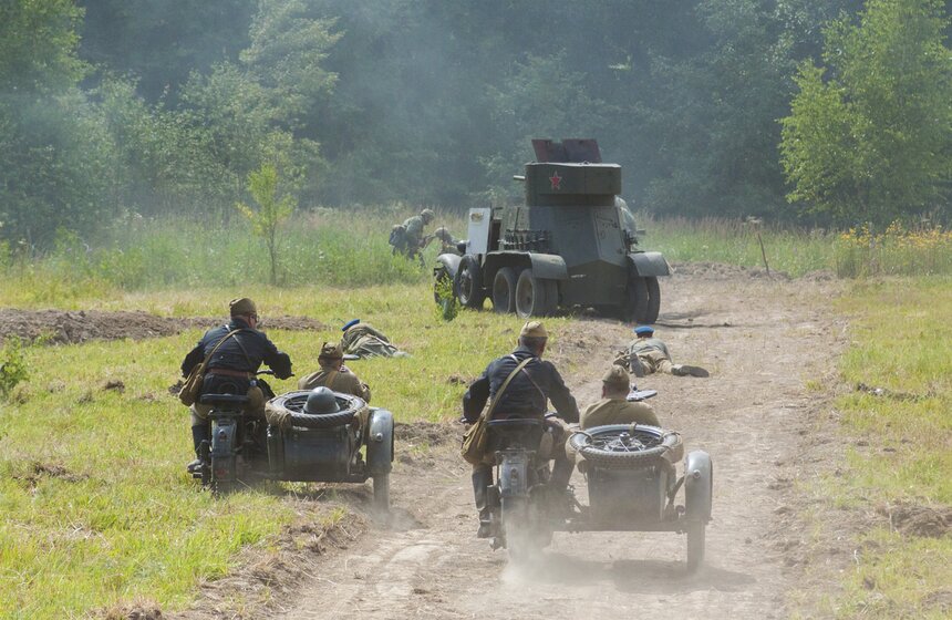 В Подмосковье прошел военный фестиваль "Поле боя" 11 фото