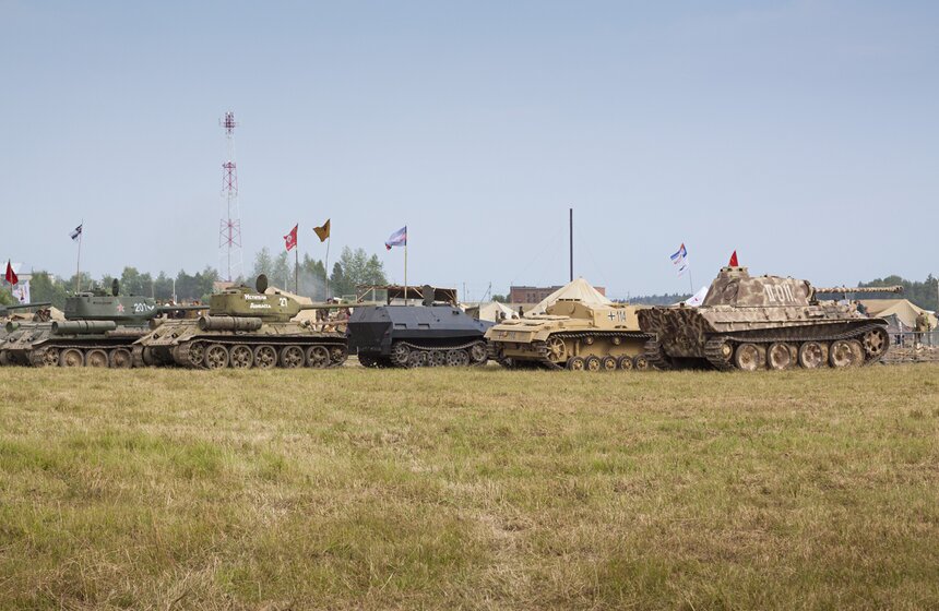 В Подмосковье прошел военный фестиваль "Поле боя" 10 фото