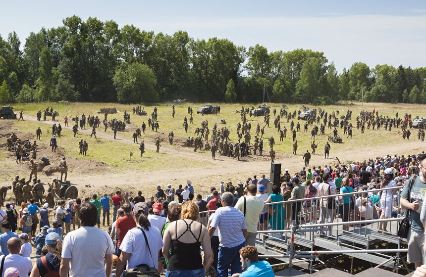 В Подмосковье прошел военный фестиваль "Поле боя" 18 фото