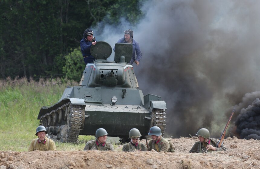 В Подмосковье прошел военный фестиваль "Поле боя" 4 фото