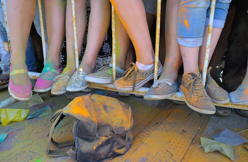 На Проспекте Сахарова состоялся фестиваль красок "ColorFest" 13 фото