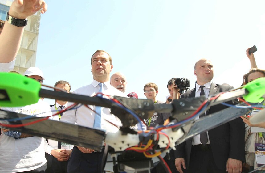 Дмитрий Медведев посетил конференцию Startup Village в Сколково 14 фото