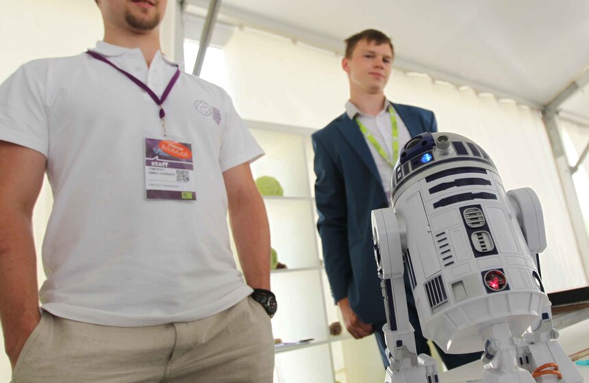 Дмитрий Медведев посетил конференцию Startup Village в Сколково 11 фото