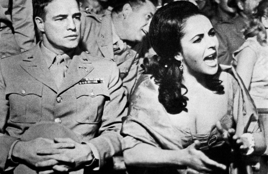 Актеры Марлон Брандо и Элизабет Тэйлор, 1990 год. Фото: ИТАР-ТАСС