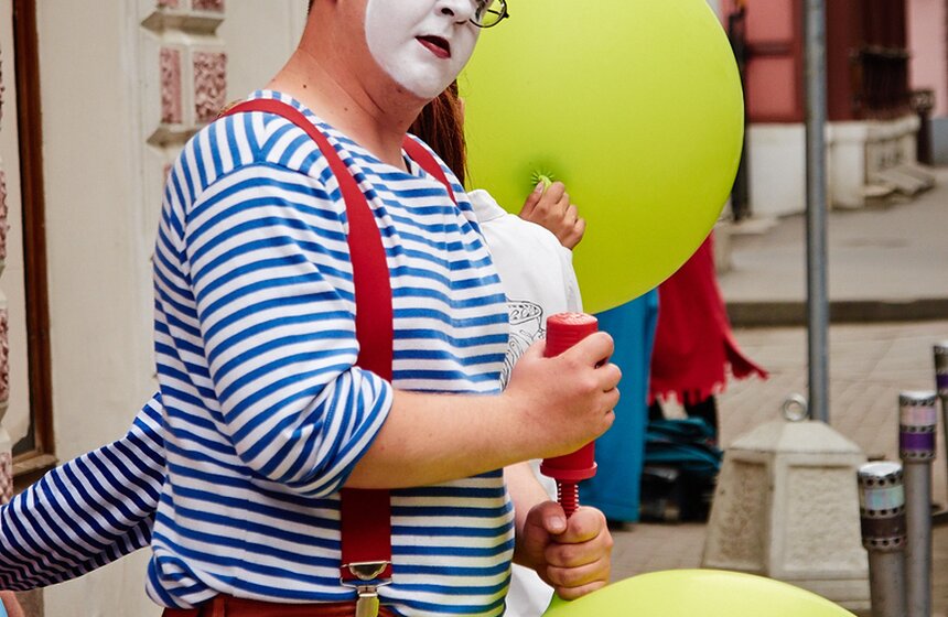 В Москве прошел перформанс "Голос в знак мира на Земле" 5 фото