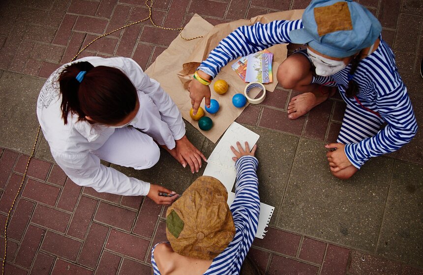В Москве прошел перформанс "Голос в знак мира на Земле" 8 фото