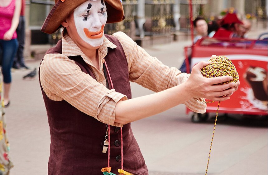 В Москве прошел перформанс "Голос в знак мира на Земле" 3 фото