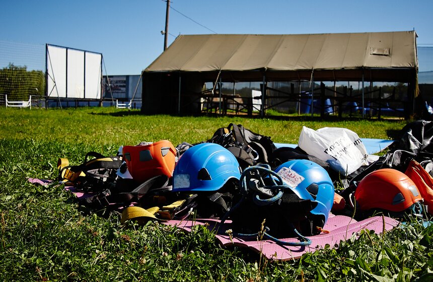 В Москве прошла тренировка по роупджампингу 5 фото