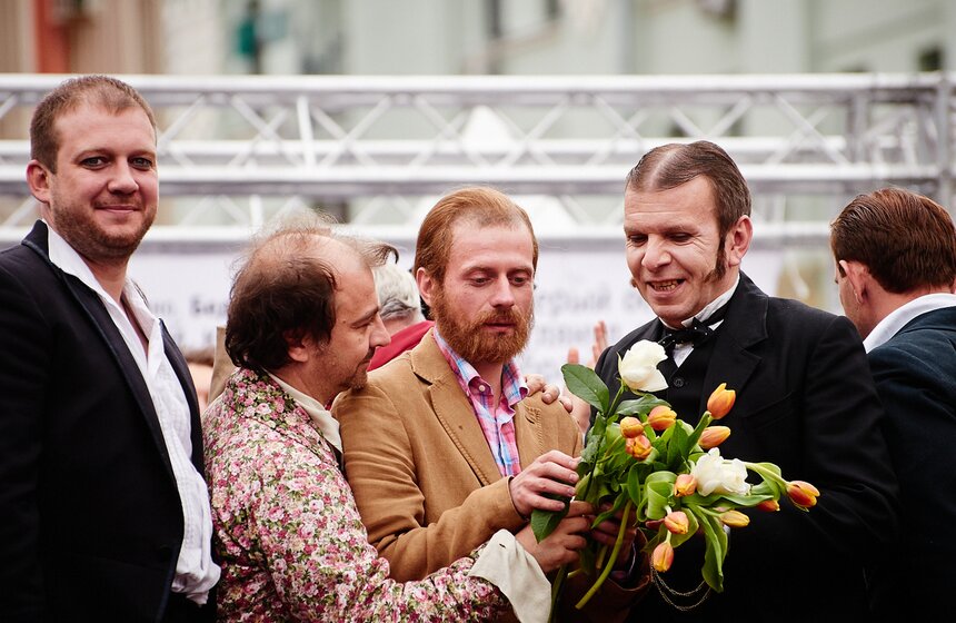 На Кузнецком мосту прошло дефиле книжных героев Достоевского 19 фото