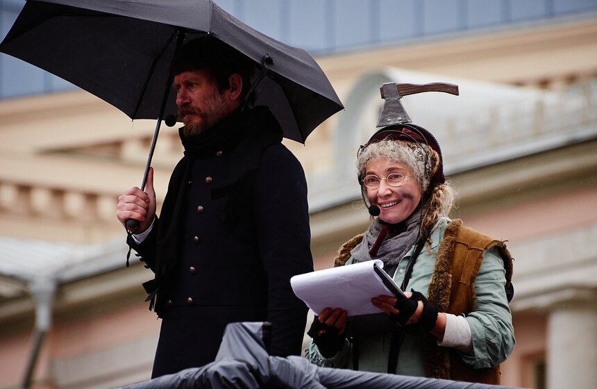 На Кузнецком мосту прошло дефиле книжных героев Достоевского 11 фото