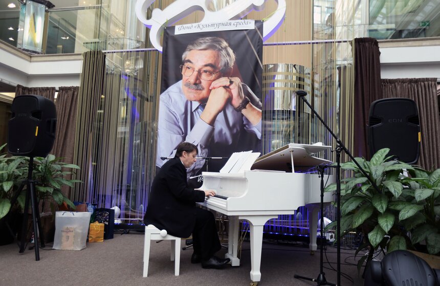 В Москве отпраздновали 65-летие Александра Панкратова-Черного 12 фото