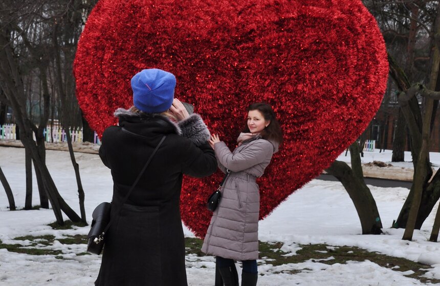 В парке "Кузьминки" появилась аллея "теплых" сердец 15 фото
