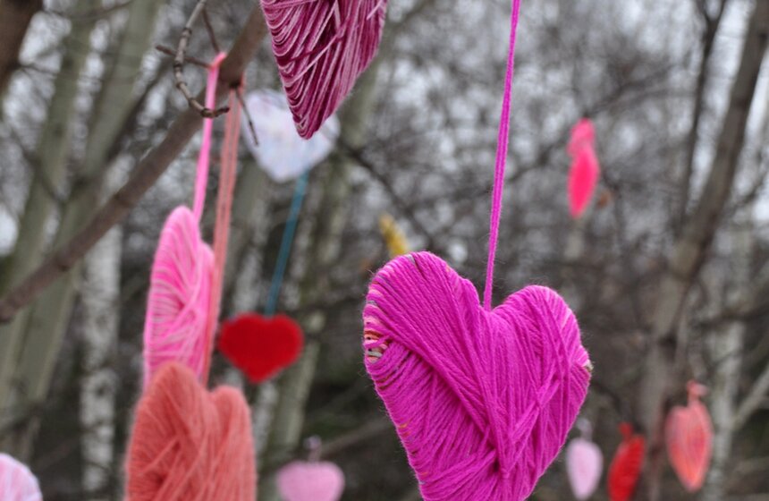 В парке "Кузьминки" появилась аллея "теплых" сердец 8 фото