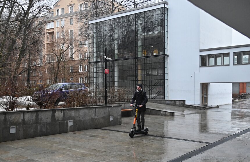 В столице стартовал шестой сезон проката электросамокатов 14 фото