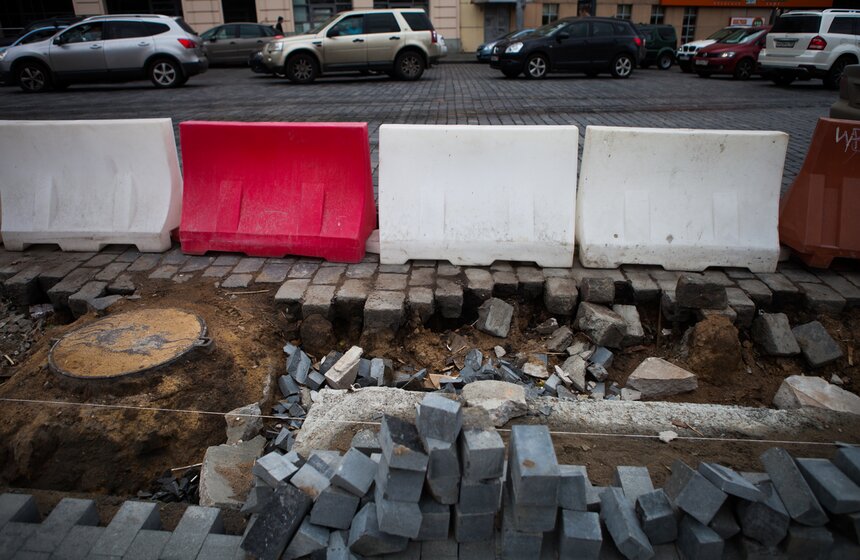 Брусчатку с Баррикадной улицы убирать не будут 5 фото