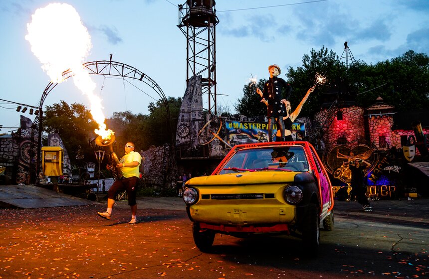 Фестиваль уличных театров "Вселенский карнавал огня" состоялся в Москве 14 фото
