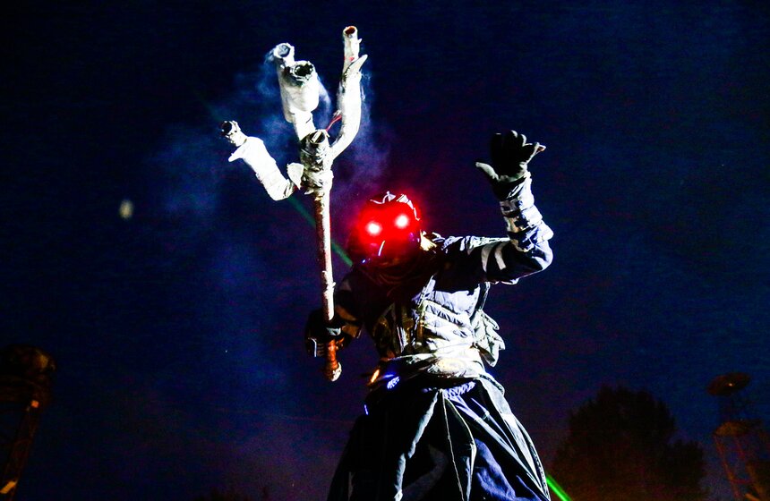 Фестиваль уличных театров "Вселенский карнавал огня" состоялся в Москве 26 фото