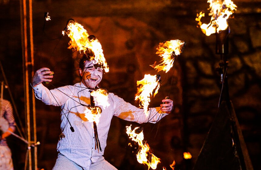 Фестиваль уличных театров "Вселенский карнавал огня" состоялся в Москве 30 фото