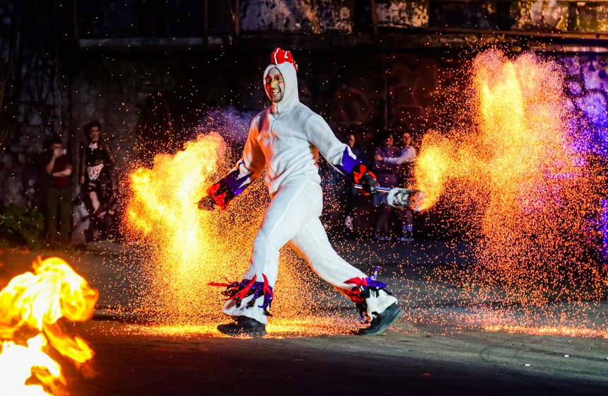 Фестиваль уличных театров "Вселенский карнавал огня" состоялся в Москве 18 фото