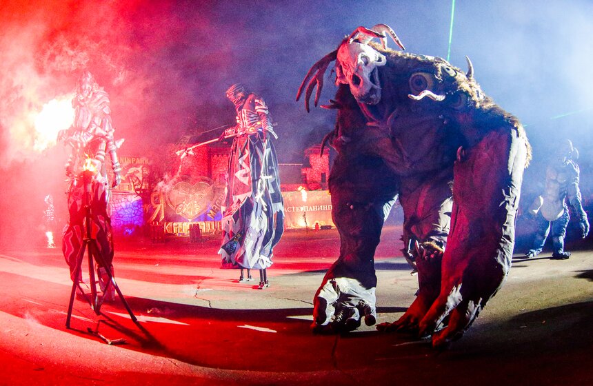 Фестиваль уличных театров "Вселенский карнавал огня" состоялся в Москве 25 фото