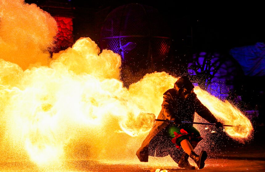 Фестиваль уличных театров "Вселенский карнавал огня" состоялся в Москве 20 фото