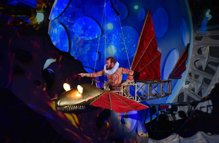 Мюзикл на воде "Буря. Остров волшебства" показали в "Москвариуме" 11 фото