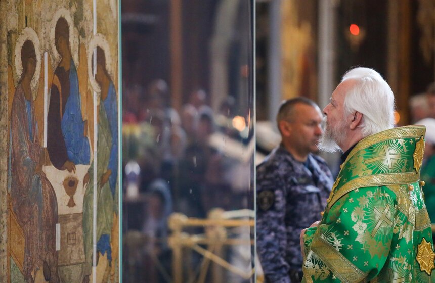 Верующие пришли поклониться "Троице" Андрея Рублева в храм Христа Спасителя 6 фото