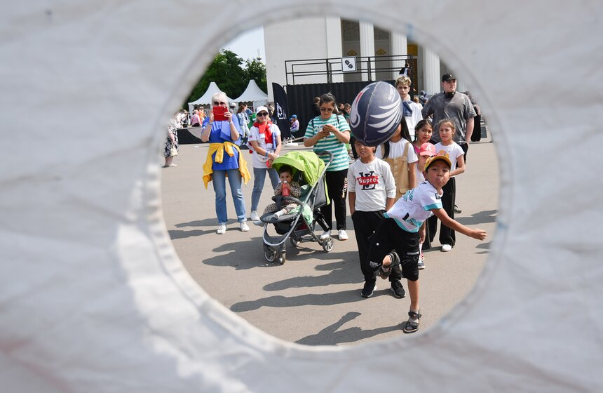 День защиты детей состоялся на ВДНХ в Москве 10 фото