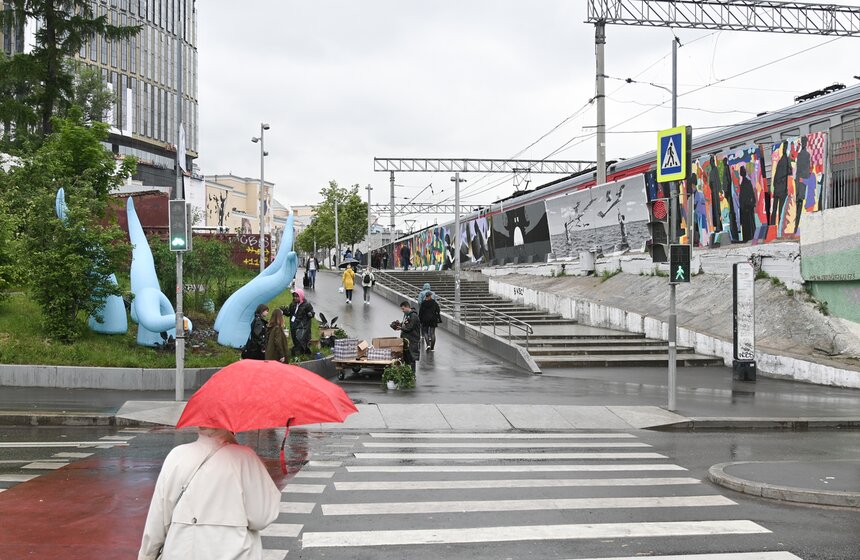 Биеннале уличного искусства "Артмоссфера" открылась на Винзаводе в столице 22 фото