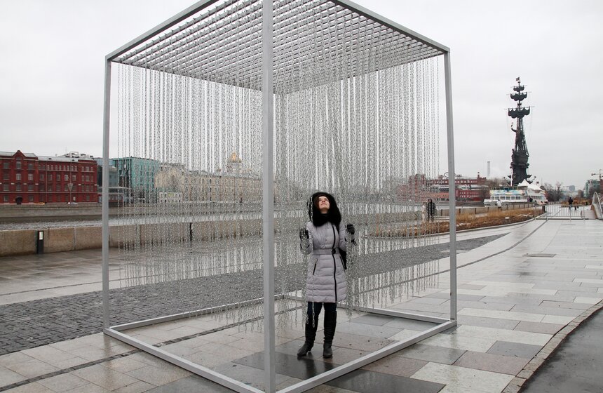 В "Музеоне" открылся арт-объект "Железный занавес" 2 фото