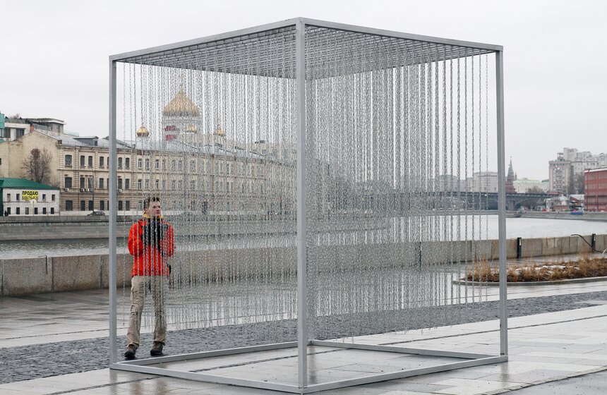 В "Музеоне" открылся арт-объект "Железный занавес" 1 фото
