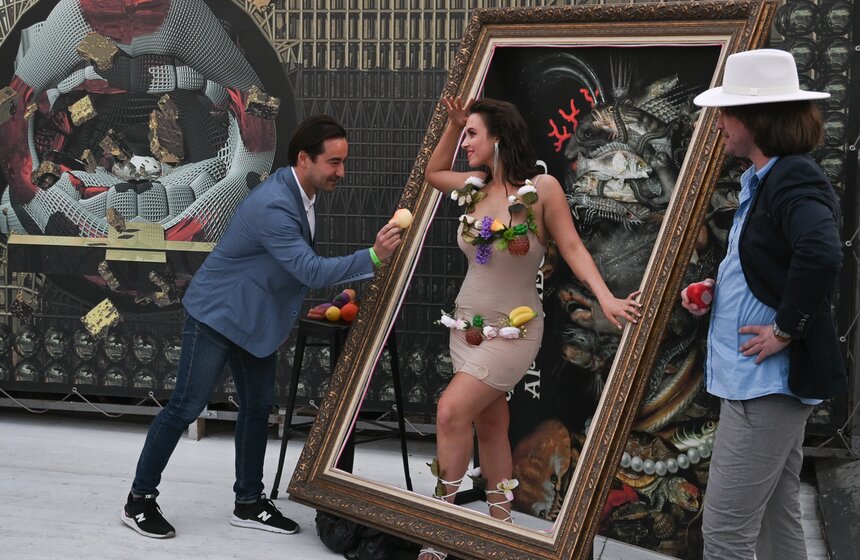 Выставка "Живые портреты Джузеппе Арчимбольдо" завершится в столице 30 сентября 18 фото