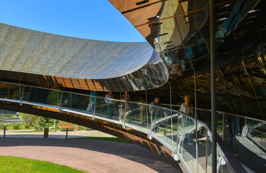 Аттракцион "Лента Мебиуса" открылся на ВДНХ 11 фото