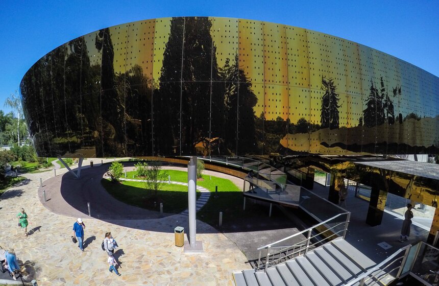 Аттракцион "Лента Мебиуса" открылся на ВДНХ 14 фото