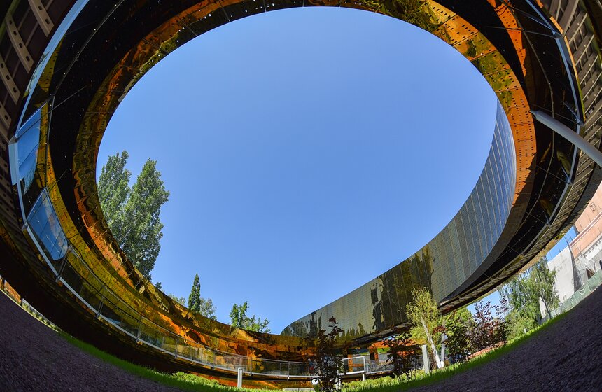 Аттракцион "Лента Мебиуса" открылся на ВДНХ 4 фото