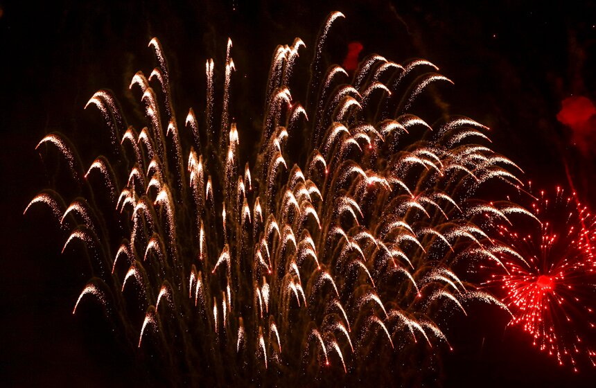 Праздничный салют в честь Дня Победы состоялся в Москве 5 фото