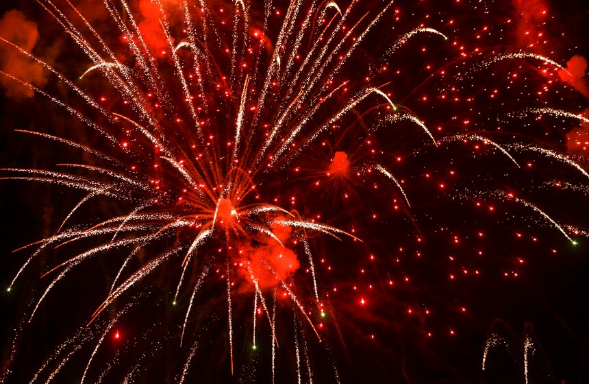 Праздничный салют в честь Дня Победы состоялся в Москве 8 фото