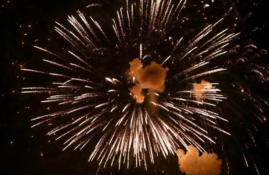 Праздничный салют в честь Дня Победы состоялся в Москве 12 фото