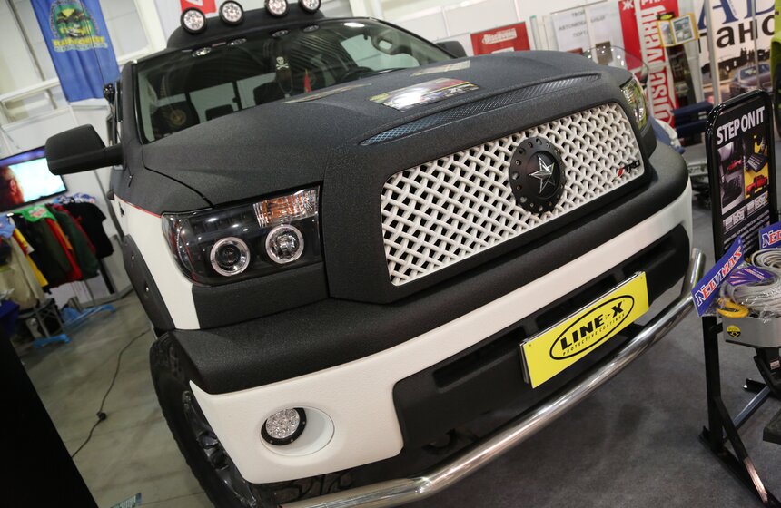 В "Крокус Экспо" открылась выставка вездеходов 13 фото