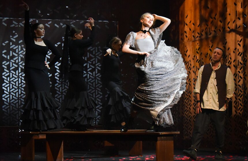 Московский Губернский театр представил комедию Лопе де Вега "Собака на сене" 5 фото